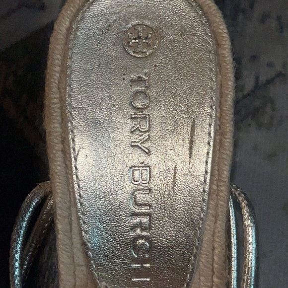 Tory Burch Metallic Gold Wedge Espadrille Sandals size 7.5 - Picture 4 of 8